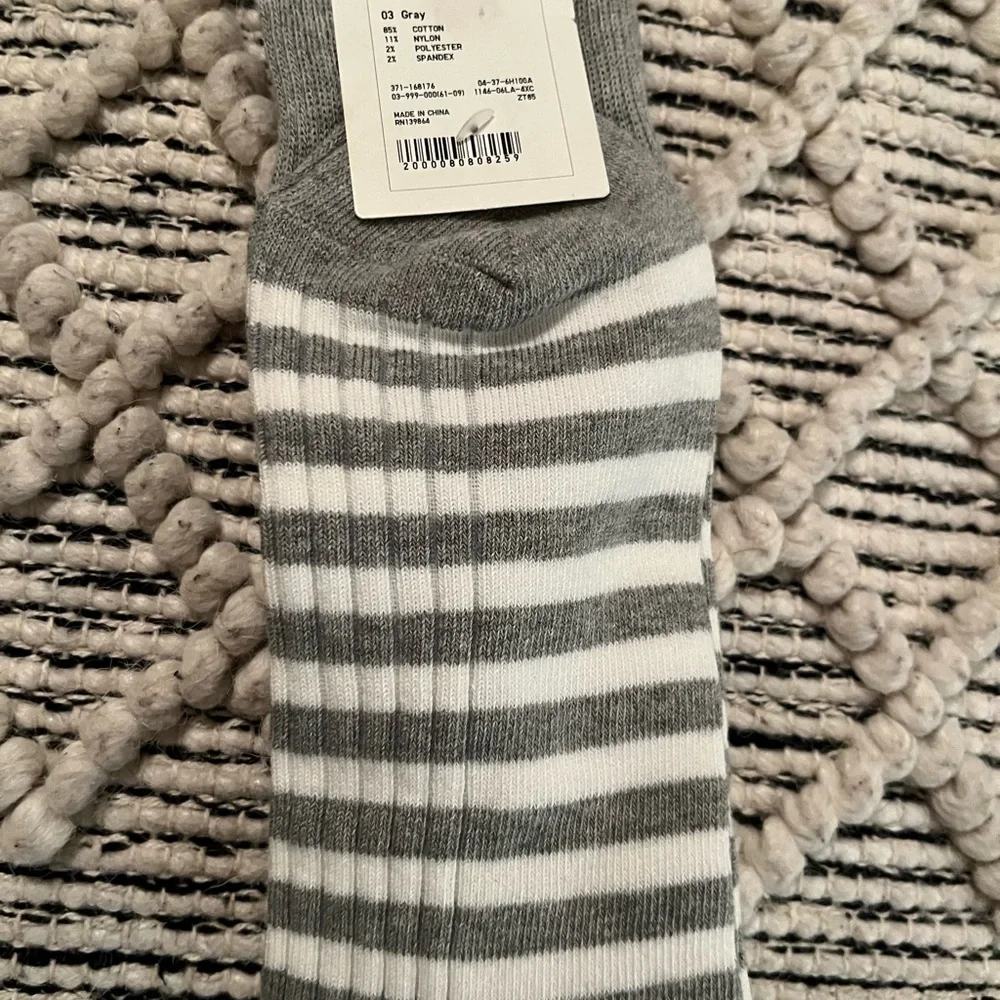 Men’s One Size Socks Uniqlo Gray 85% Cotton 11% Nylon 2% Polyester 2% Spandex